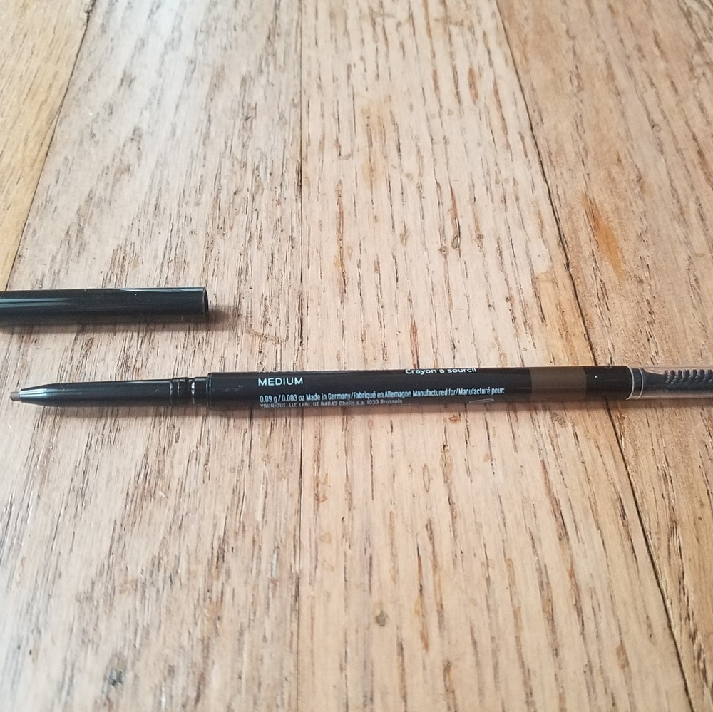 Younique precision brow liner